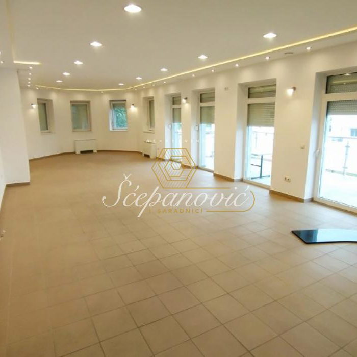 Kuća Prodaja Novi Sad  795 m2
