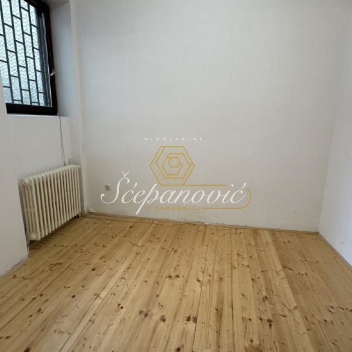 Kuća za izdavanje, Centar, Novi Sad, 281m², 2.000 €/mes