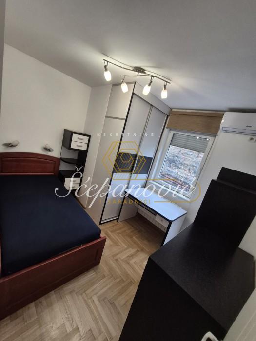 stanovi-izdavanje-V93oc78T6f Četvorosoban stan za izdavanje, Rotkvarija, Novi Sad, 89m², 1.000 €/mes