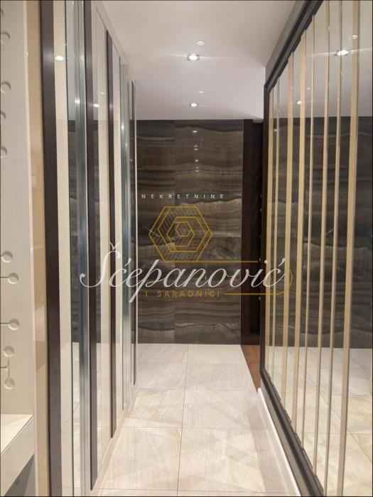 stanovi-izdavanje-WaEoXV92XI Četvorosoban stan na prodaju, Centar, Novi Sad, 113m², 469.000 €