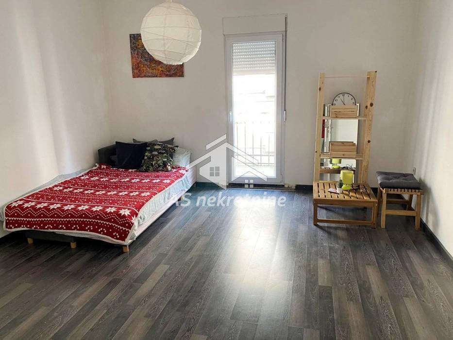 Četvorosoban stan za izdavanje, Terazije, Beograd, 120m², 900 €/mes