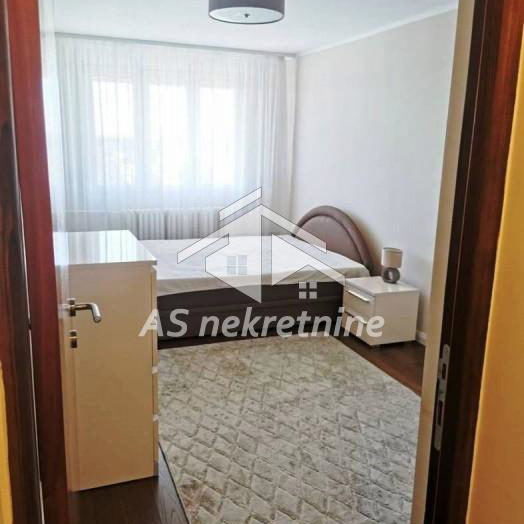 Stan Izdavanje Beograd  81 m2