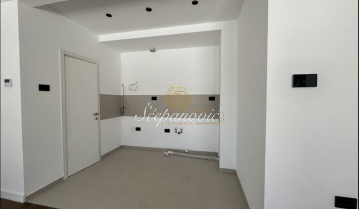 stanovi-izdavanje-Yj3Gg045Nn Kuća na prodaju, Adamovićevo Naselje, Novi Sad, 1076m², 2.300.000 €