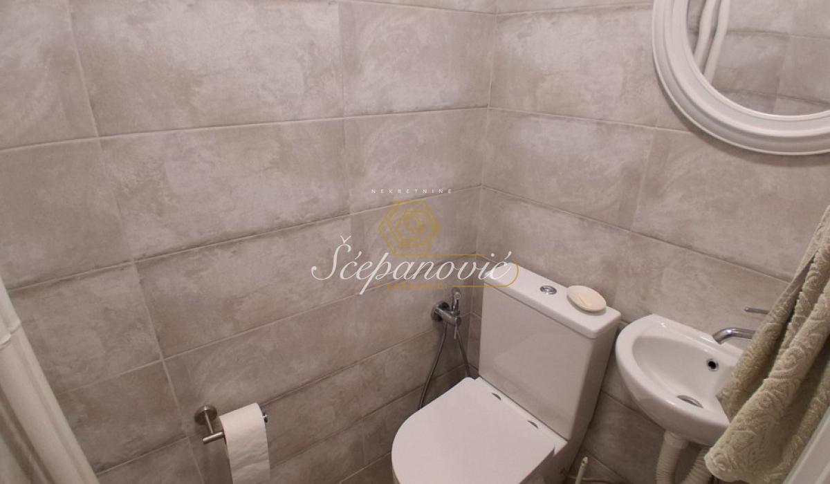 Trosoban stan na prodaju, Bulevar Oslobođenja, Novi Sad, 76m², 205.200 €
