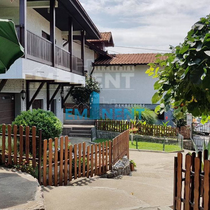 Kuća Prodaja Beograd Beli Potok 465 m2