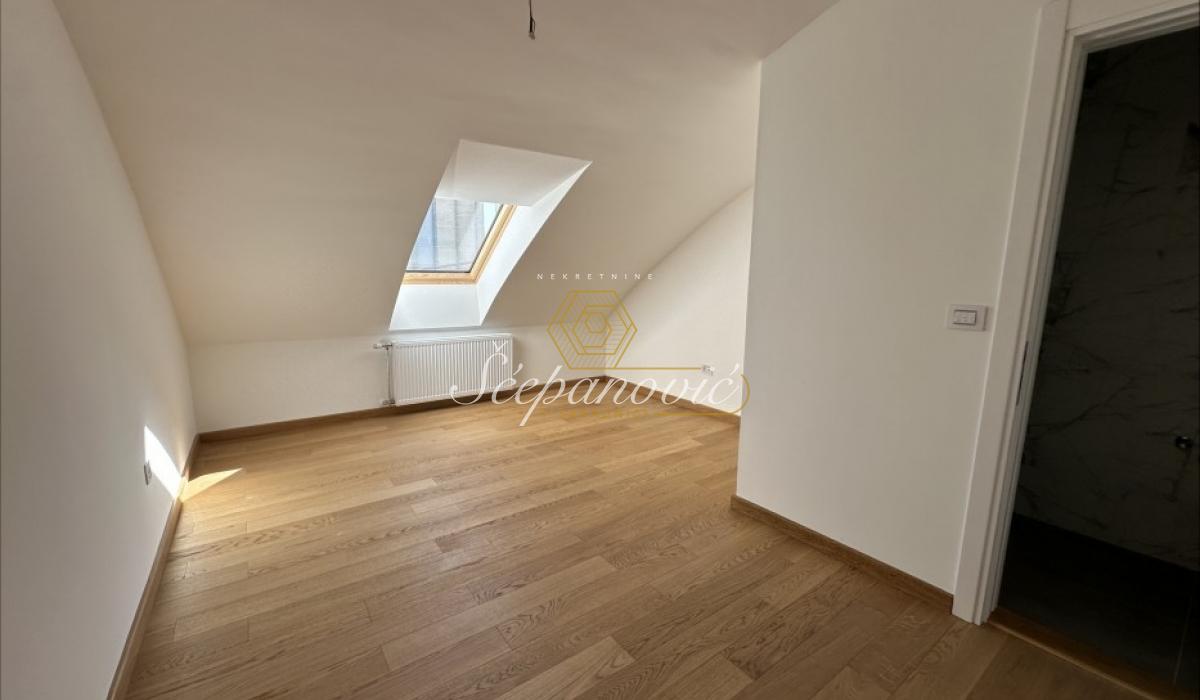 Stan Prodaja Novi Sad  185 m2