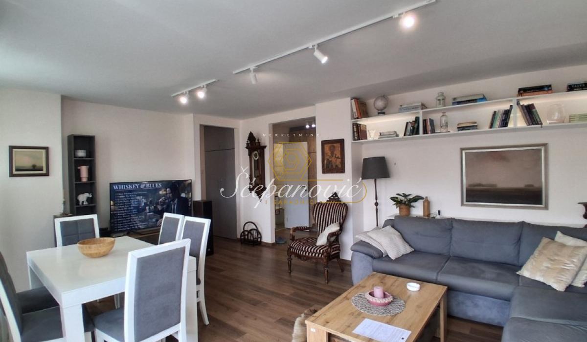 Stan Prodaja Novi Sad  76 m2