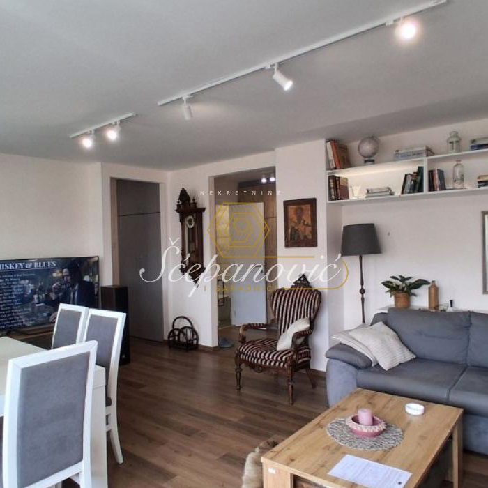Stan Prodaja Novi Sad  76 m2