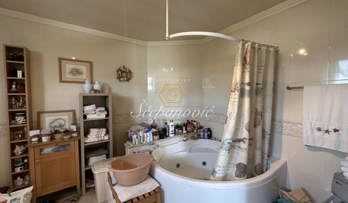 Kuća za izdavanje, Telep, Novi Sad, 93m², 1.500 €/mes