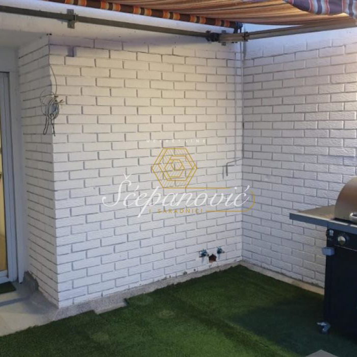 Stan Prodaja Novi Sad  81 m2