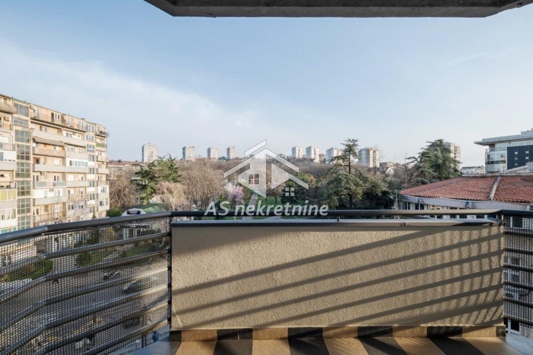 Trosoban stan na prodaju, Banovo Brdo, Beograd, 150m², 480.000 €