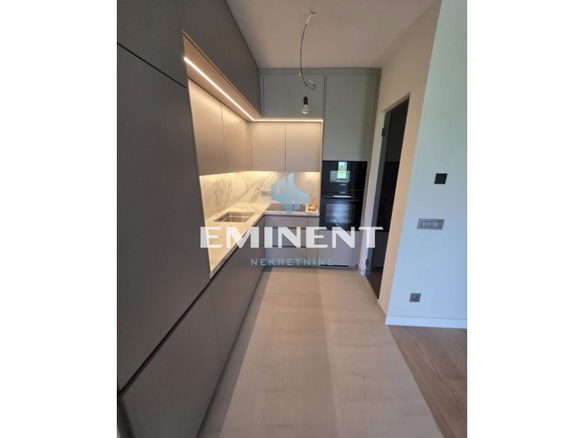 Stan Izdavanje Beograd Blok 65 80 m2