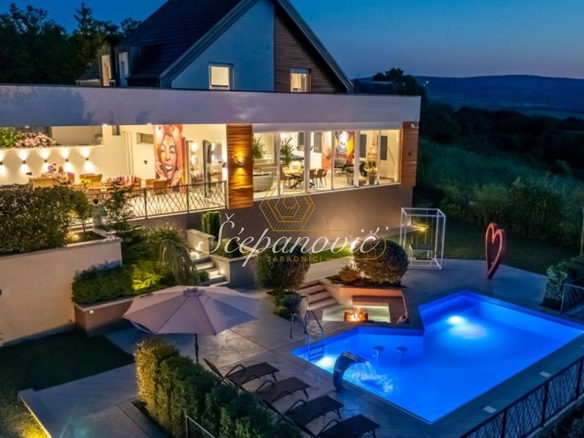 Kuća Izdavanje Sremski Karlovci  295 m2