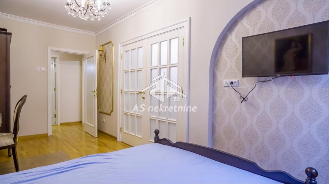 stanovi-izdavanje-beograd-8XJkkswA4Y Dvosoban stan na prodaju, Skadarlija, Beograd, 62m², 295.000 €