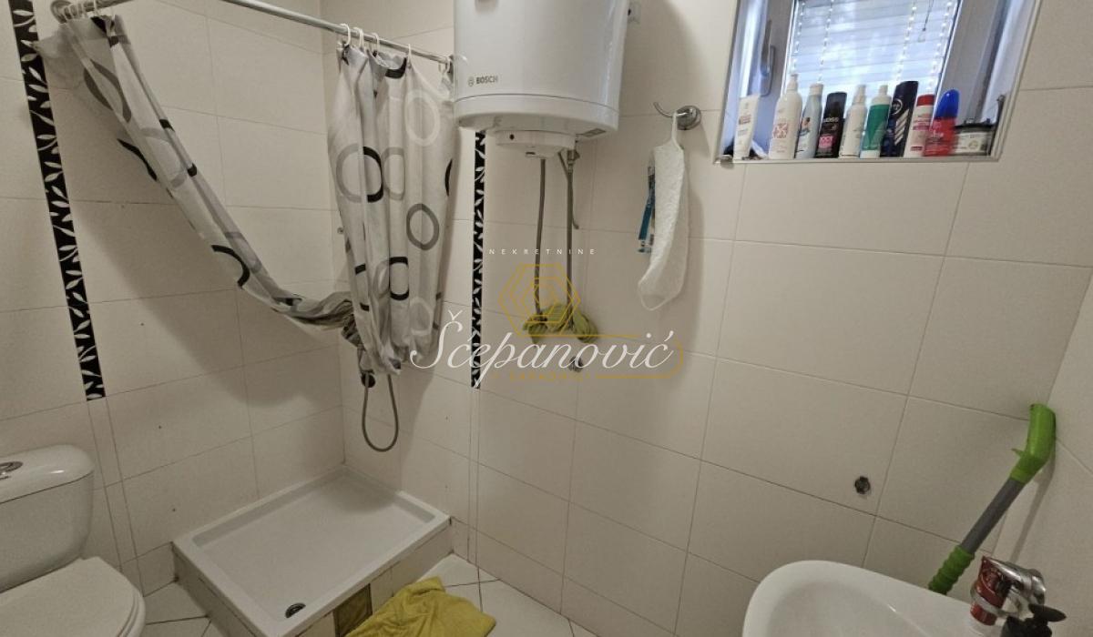 Četvorosoban stan na prodaju, Bulevar Oslobođenja, Novi Sad, 134m², 299.000 €