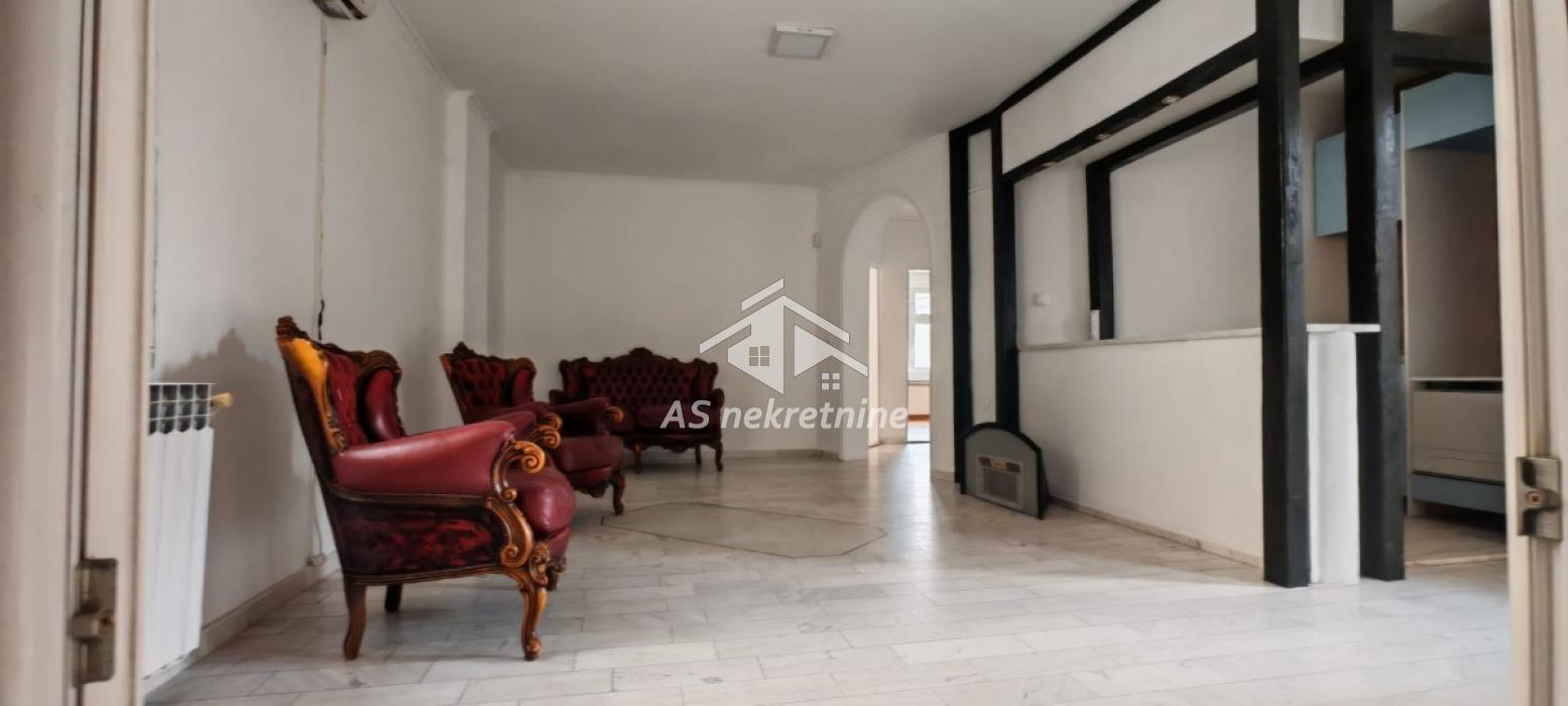Kuća Izdavanje Beograd Neimar 260 m2