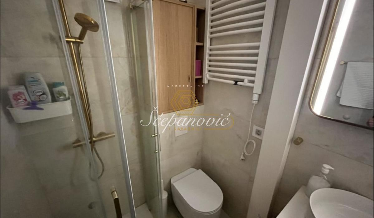 Trosoban stan na prodaju, Bulevar Oslobođenja, Novi Sad, 71m², 209.500 €