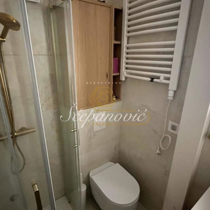 Trosoban stan na prodaju, Bulevar Oslobođenja, Novi Sad, 71m², 209.500 €