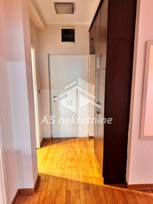 Trosoban stan za izdavanje, Lekino Brdo, Beograd, 67m², 1. sprat, 800 €/mes