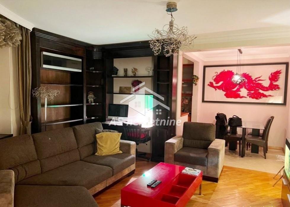 Trosoban stan za izdavanje, Đeram Pijaca, Beograd, 74m², 850 €/mes