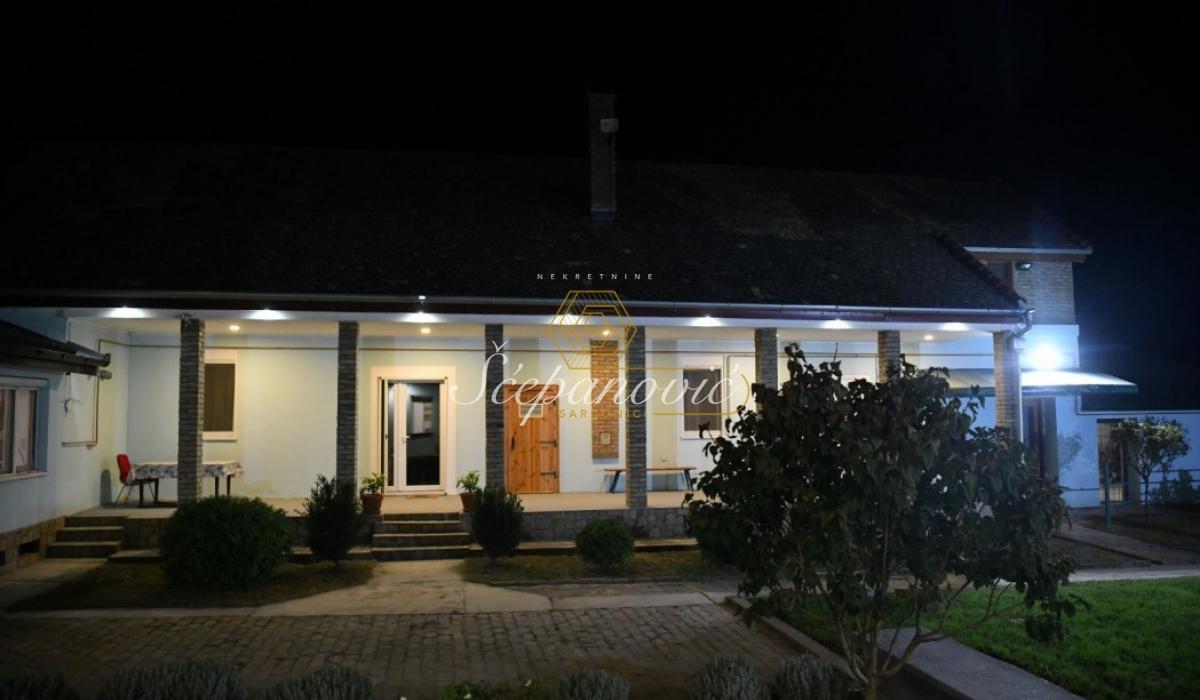 Kuća Prodaja Odžaci  430 m2