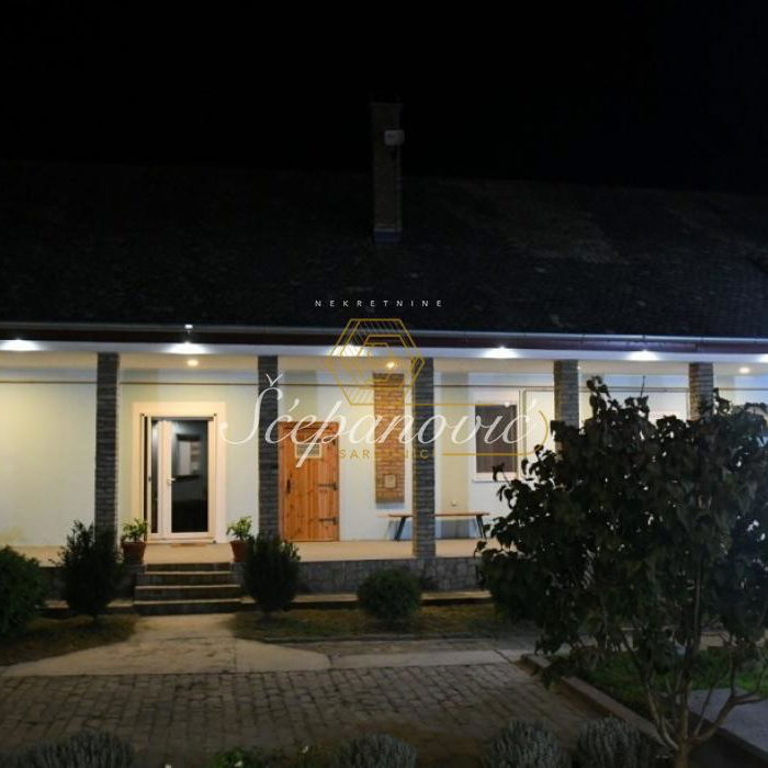 Kuća Prodaja Odžaci  430 m2