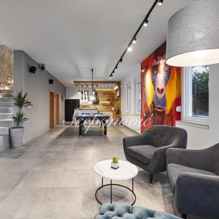 Kuća za izdavanje, Centar, Sremski Karlovci, 295m², 1.800 €/mes