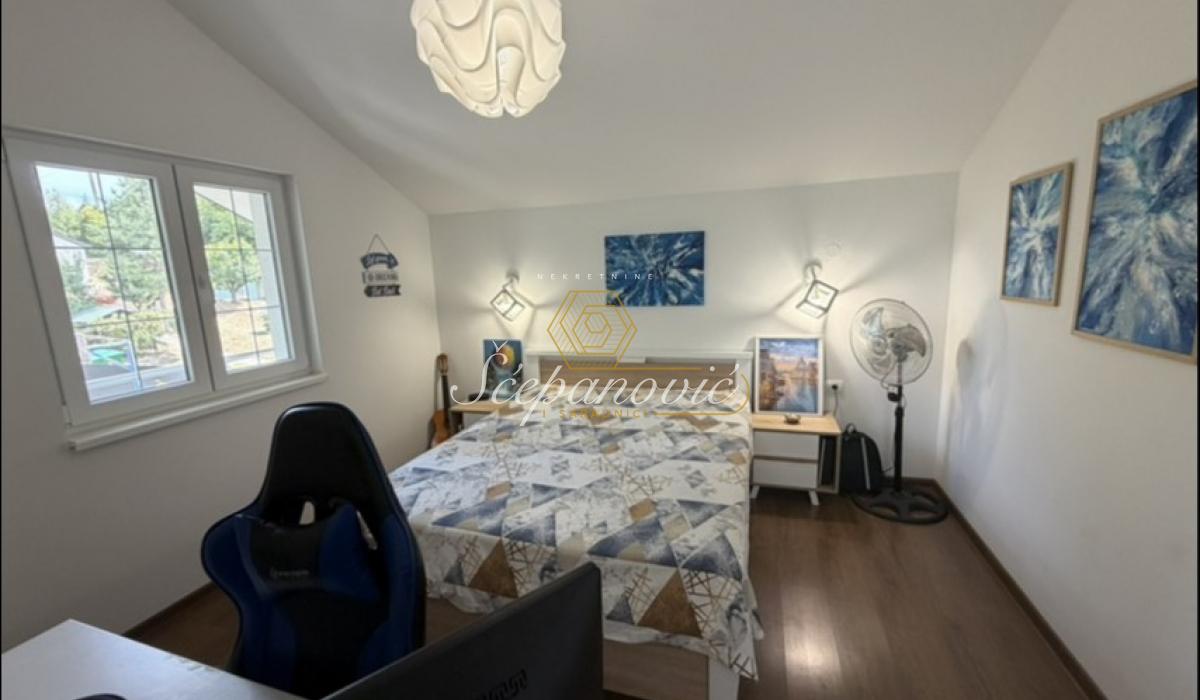 Kuća na prodaju, Alibegovac, Novi Sad, 212m², 450.000 €