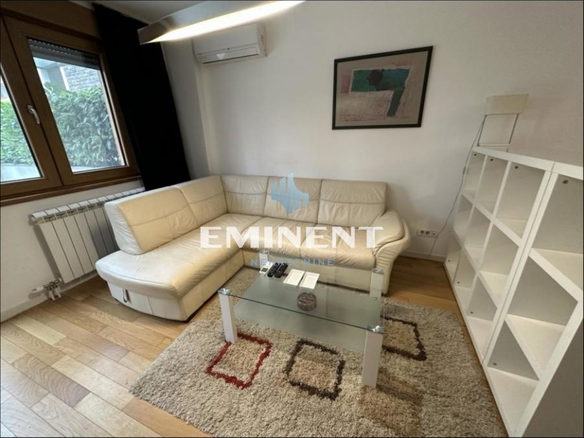 Stan Izdavanje Beograd  65 m2