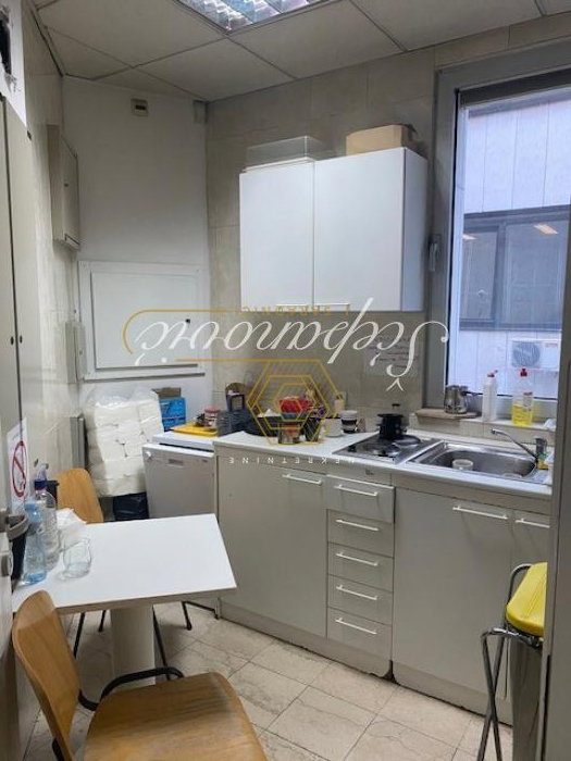 stanovi-izdavanje-beograd-X7dZOAk2Dv Lokal za izdavanje, Bulevar Oslobođenja, Novi Sad, 353m², 4.942 €/mes
