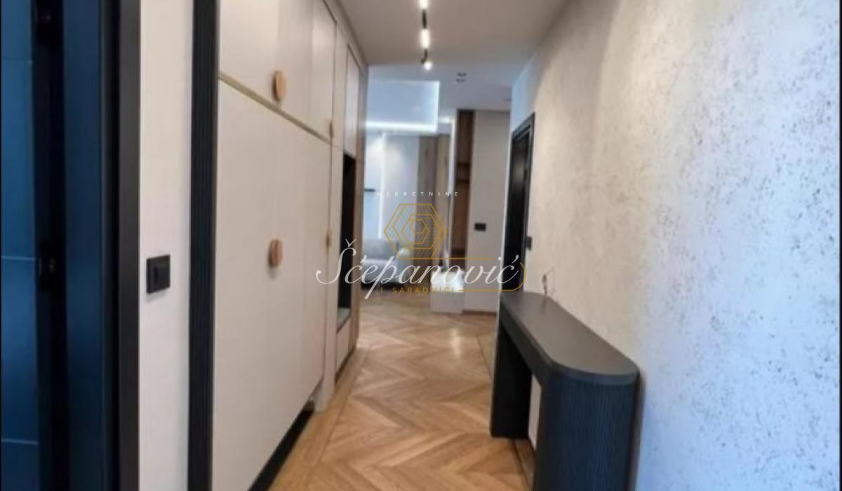 Trosoban stan na prodaju, Sajmište, Novi Sad, 93m², 645.000 €