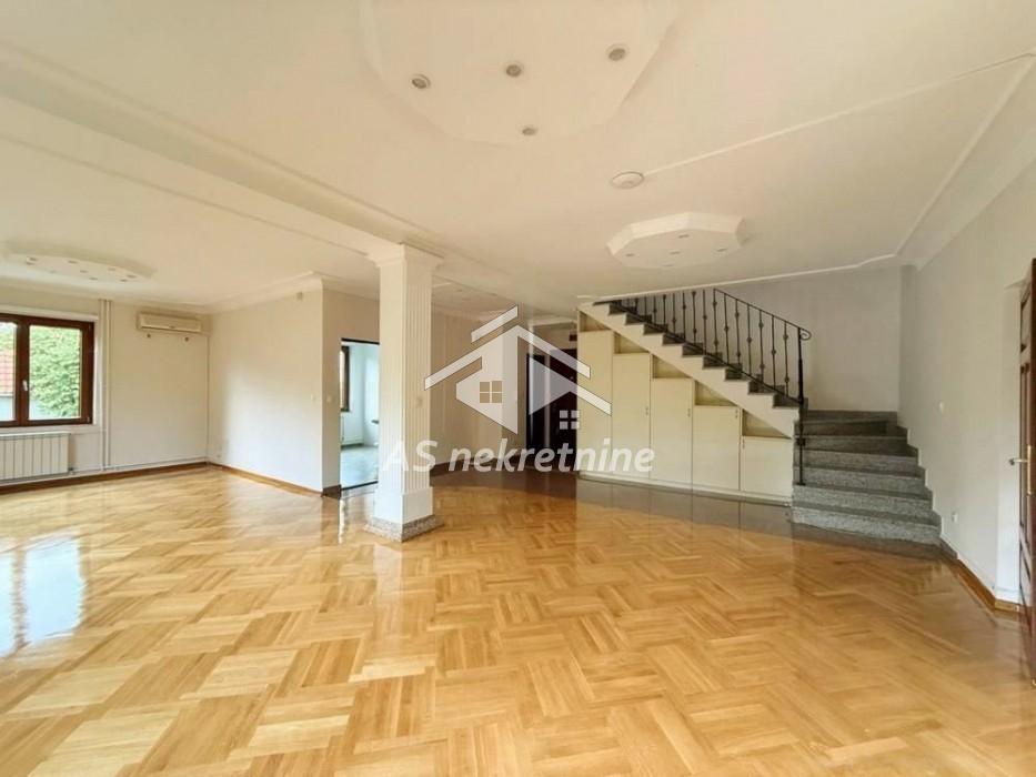 Stan Izdavanje Beograd Dedinje 210 m2