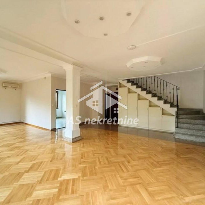 Stan Izdavanje Beograd Dedinje 210 m2