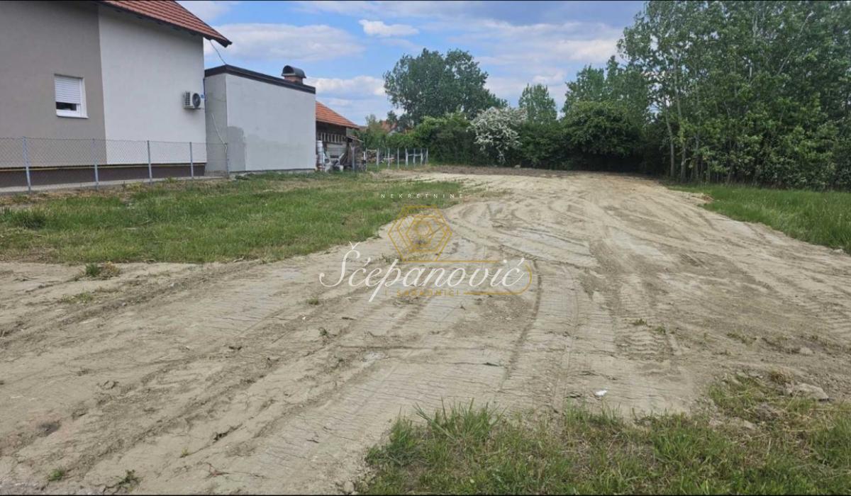 Plac Prodaja Novi Sad  662 m2
