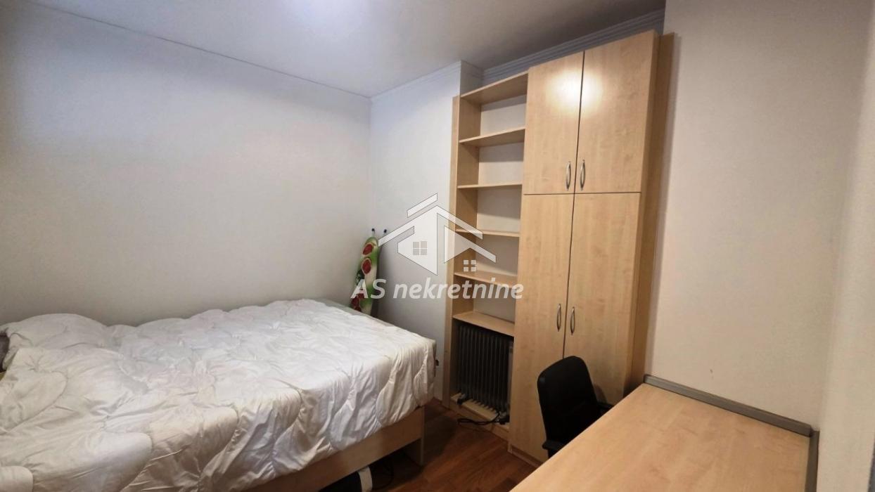 Trosoban stan za izdavanje, Skupština, Beograd, 65m², 900 €/mes