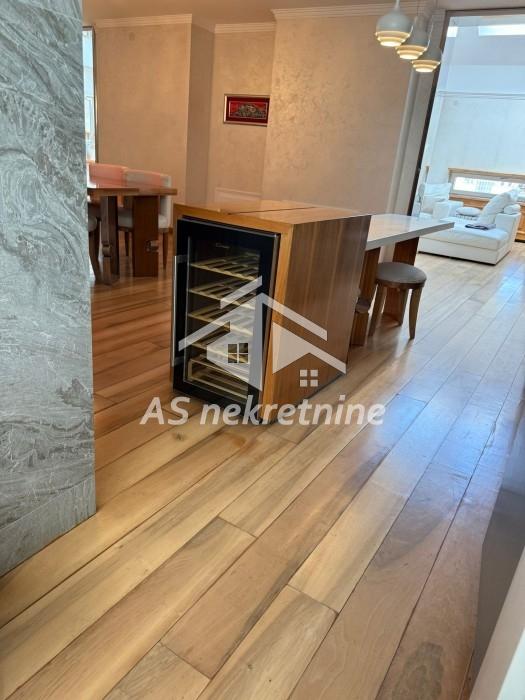 Četvorosoban stan za izdavanje, Slavija, Beograd, 250m², 2.700 €/mes