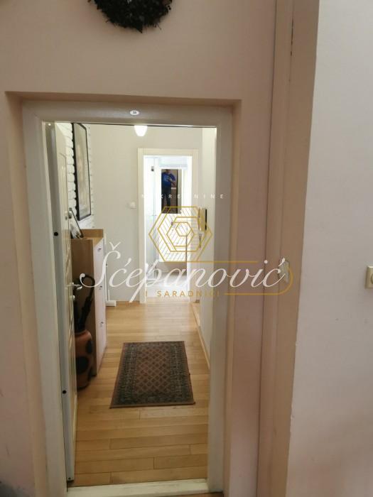 stanovi-izdavanje-beograd-kvsM6MULHi Dvosoban stan na prodaju, Grbavica, Novi Sad, 77m², 231.000 €