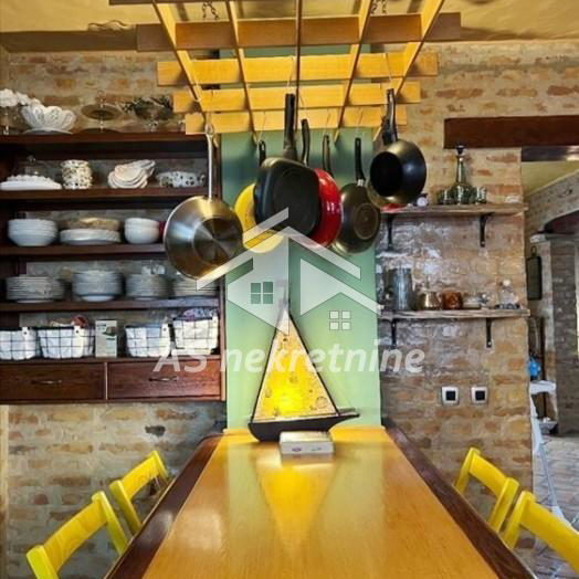 Kuća za izdavanje, Jajinci, Beograd, 367m², 3.500 €/mes