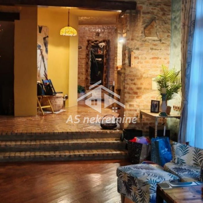 Kuća za izdavanje, Jajinci, Beograd, 367m², 3.500 €/mes
