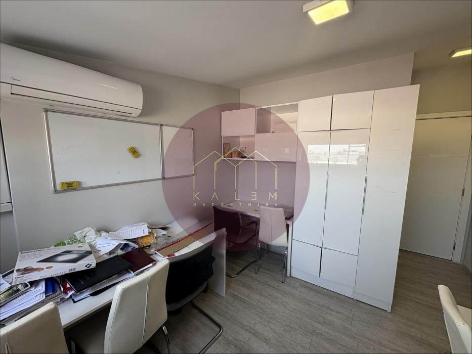 Petosoban stan na prodaju, Đeram Pijaca, Beograd, 118m², 349.000 €