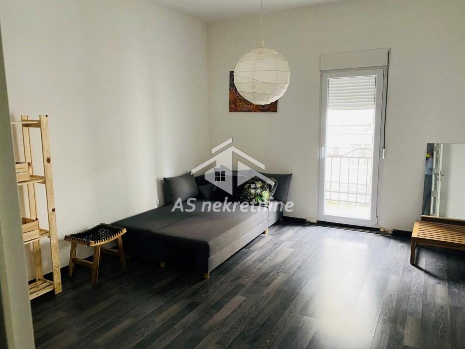 Četvorosoban stan za izdavanje, Terazije, Beograd, 120m², 900 €/mes