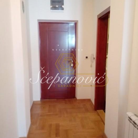 Četvorosoban stan na prodaju, Bulevar Oslobođenja, Novi Sad, 51m², 189.000 €