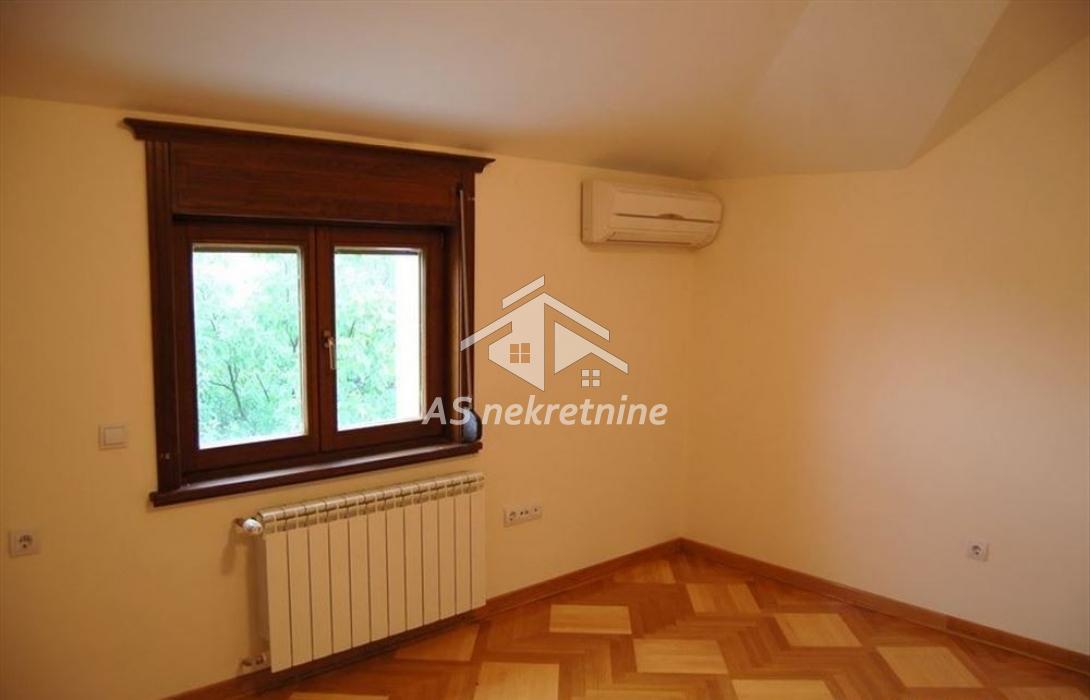Višesoban stan za izdavanje, Dedinje, Beograd, 250m², 2.200 €/mes