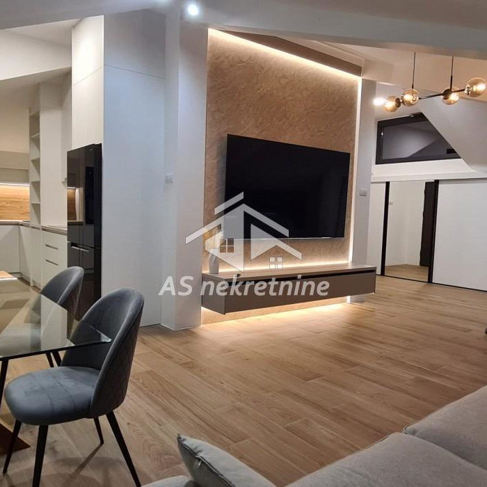 Stan Izdavanje Beograd Dedinje 360 m2