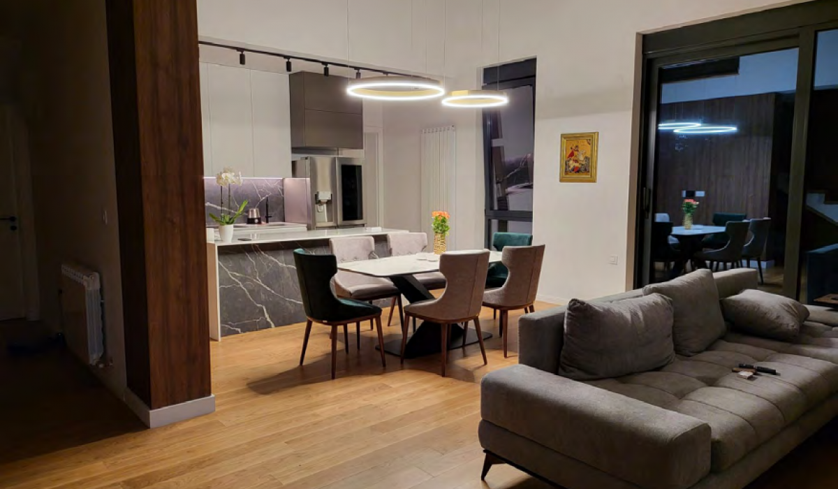 stanovi-izdavanje-gSmZB3xTW0 Kuća na prodaju, Petrovaradin, Novi Sad, 349m², 1.100.000 €