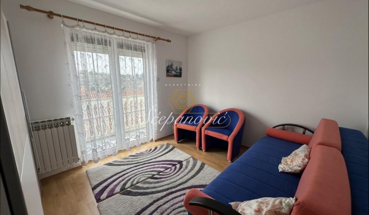 stanovi-izdavanje-jmb1lGiijT Kuća na prodaju, Sremska Kamenica, Novi Sad, 131m², 300.000 €