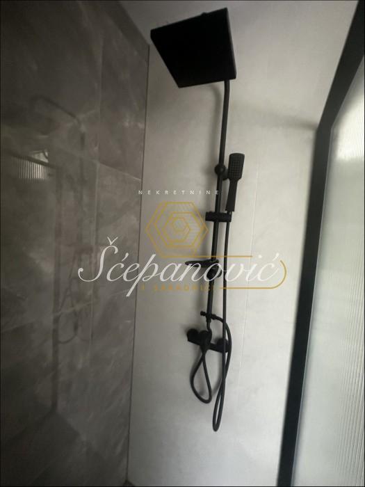 stanovi-izdavanje-jr5lNcIkBk Kuća na prodaju, Čortanovci, Inđija, 2144m², 250.000 €