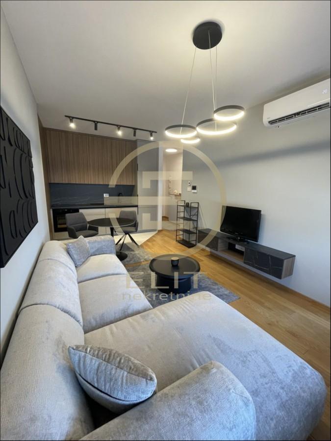 Stan Izdavanje Novi Sad  40 m2