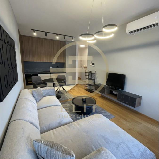 Stan Izdavanje Novi Sad  40 m2