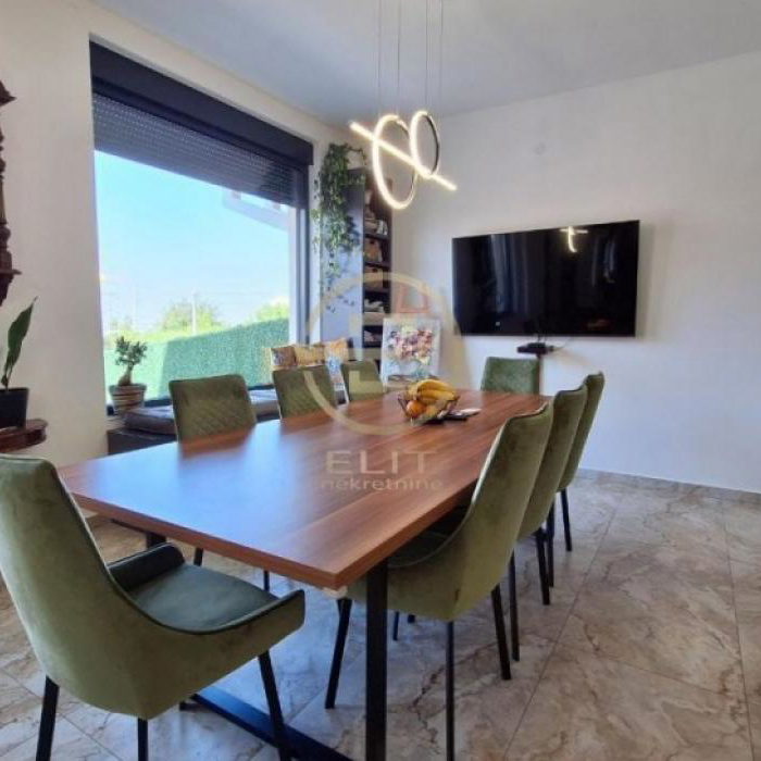 Stan Prodaja Novi Sad  145 m2